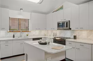 221 Lingrove Pl, Pittsburgh, PA 15208 - Photo 16