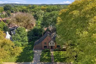 221 Lingrove Pl, Pittsburgh, PA 15208 - Photo 2