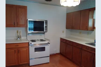 47 Cherry Avenue, Mt Pleasant Boro, PA 15666 - Photo 6