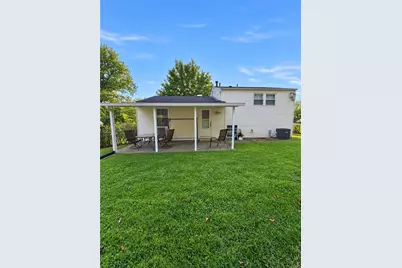 856 Mount Hood Dr, Pittsburgh, PA 15239 - Photo 18