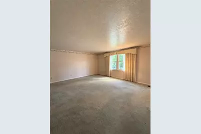 856 Mount Hood Dr, Pittsburgh, PA 15239 - Photo 4
