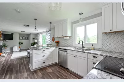 120 Ambleside Drive, Ross Twp, PA 15237 - Photo 8