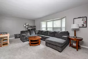 120 Ambleside Dr, Ross Twp, PA 15237 - Photo 4