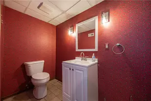 1046 Centergate Dr, Bethel Park, PA 15102 - Photo 26