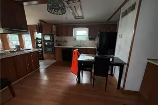 216 Lakeview Cir, Middlesex Township, PA 16059 - Photo 6