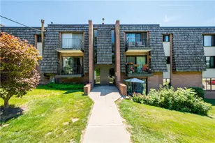 734 Forest Green Dr, Moon/Crescent Twp, PA 15108 - Photo 2
