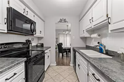395 Hemlock Ct, Ross Twp, PA 15237 - Photo 12