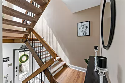 395 Hemlock Ct, Ross Twp, PA 15237 - Photo 16
