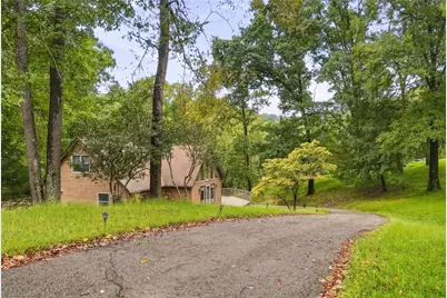 4819 Country Lane, Hampton, PA 15044 - Photo 2