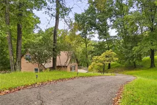 4819 Country Ln, Hampton, PA 15044 - Photo 2