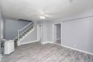 130 E Garfield Ave, New Castle, PA 16105 - Photo 10