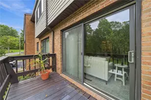 304 Springwater Ct, Moon/Crescent Twp, PA 15108 - Photo 6