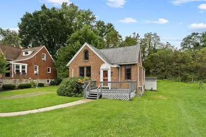12 Sunrise Dr, Pittsburgh, PA 15236 - Photo 2