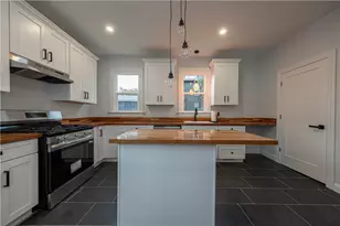 1101 Market St, Bridgewater, PA 15009 - Photo 2