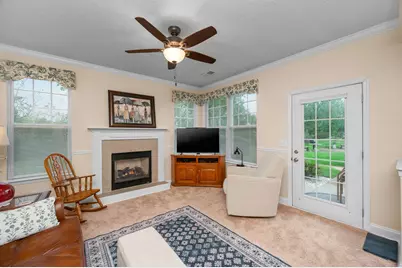 242 Adams Pointe Boulevard #10, Adams Township, PA 16046 - Photo 8
