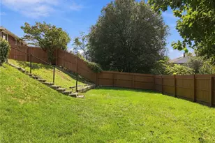 109 Dunbar Dr, Wilkins Township, PA 15235 - Photo 6