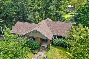 34 Woodside Rd, Pittsburgh, PA 15221 - Photo 2