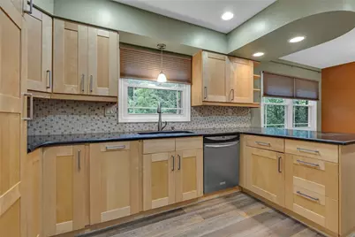 120 W Woodland Dr, Center Township, PA 15001 - Photo 16