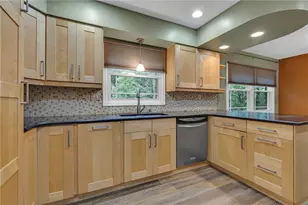 120 W Woodland Dr, Center Township, PA 15001 - Photo 16