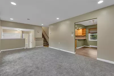 120 W Woodland Dr, Center Township, PA 15001 - Photo 10