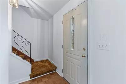 1203 Vivjon Dr, West Homestead, PA 15120 - Photo 8