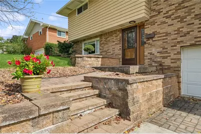 123 Manchester Drive, Hempfield Township, PA 15642 - Photo 2