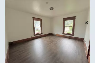 1101 Pollock Ave, New Castle, PA 16101 - Photo 8