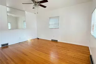 1129 Washington Ave, Monaca, PA 15061 - Photo 2