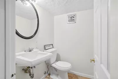 102 Farmington Dr, Twp of But NW, PA 16001 - Photo 32