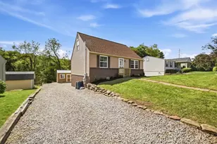 3413 Durr Dr, Hopewell Township, PA 15001 - Photo 2