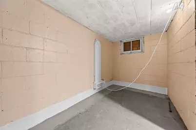 240 N Haft St, Houston, PA 15342 - Photo 34