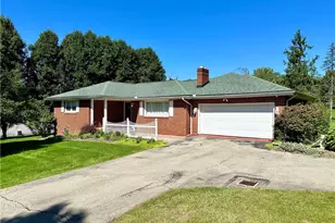 22 Meadowbrook Dr, Neshannock Township, PA 16105 - Photo 1