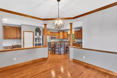 402 Honey Locust Dr, Cranberry Township, PA 16066 - Photo 12