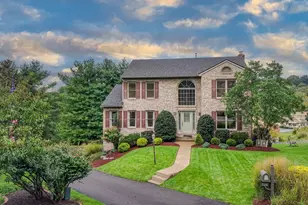 704 Red Barn Ct, Bethel Park, PA 15102 - Photo 1