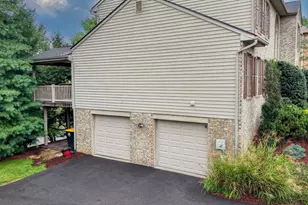 704 Red Barn Ct, Bethel Park, PA 15102 - Photo 46