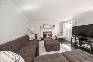 155 Foxcroft Rd, Scott Township, PA 15220 - Photo 6