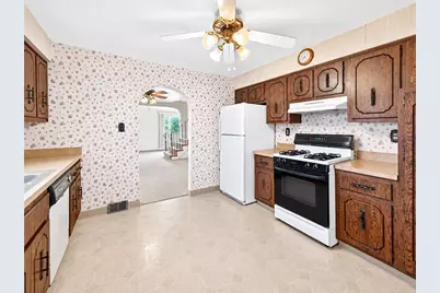 212 East Ave, West Mifflin, PA 15122 - Photo 6
