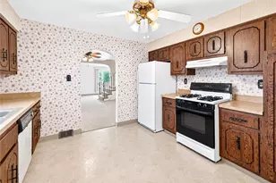 212 East Ave, West Mifflin, PA 15122 - Photo 6