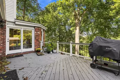 2525 Lindenwood Dr, Pittsburgh, PA 15090 - Photo 32