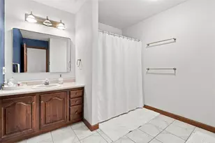 2525 Lindenwood Dr, Pittsburgh, PA 15090 - Photo 28