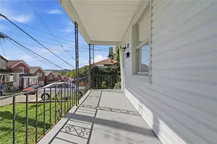 80 McKinnie Ave, McKees Rocks, PA 15136 - Photo 4