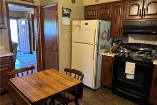 488 Toledo Dr, Lower Burrell, PA 15068 - Photo 6