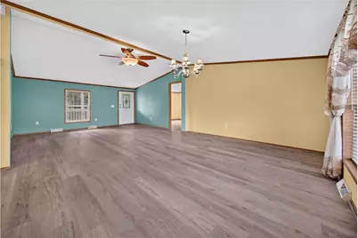 308 Shenandoah Dr, Middlesex Township, PA 16059 - Photo 12