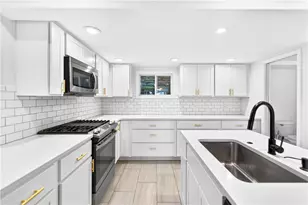 204 E Jefferson St, Pittsburgh, PA 15212 - Photo 2