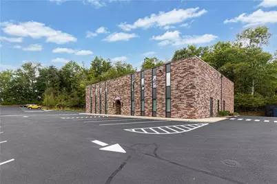 1057 Clinton Rd, Findlay Township, PA 15026 - Photo 2