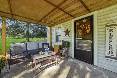140 McDermott Rd, Trafford, PA 15085 - Photo 2
