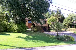 132 Orchard Dr, Peters Township, PA 15317 - Photo 2