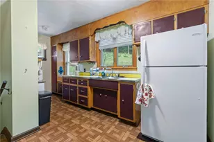 1085 Phillips St, Baden, PA 15005 - Photo 6