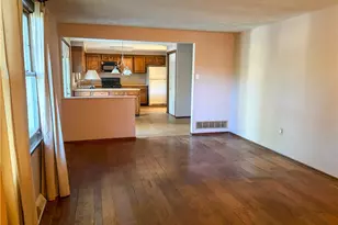 210 Courtney Pl, Pittsburgh, PA 15090 - Photo 14