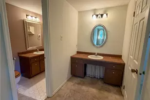 210 Courtney Pl, Pittsburgh, PA 15090 - Photo 16